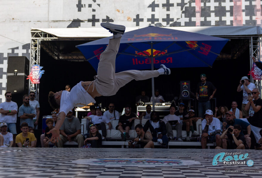 SCM - FYF2025 - 20250622 - Breaking - 055